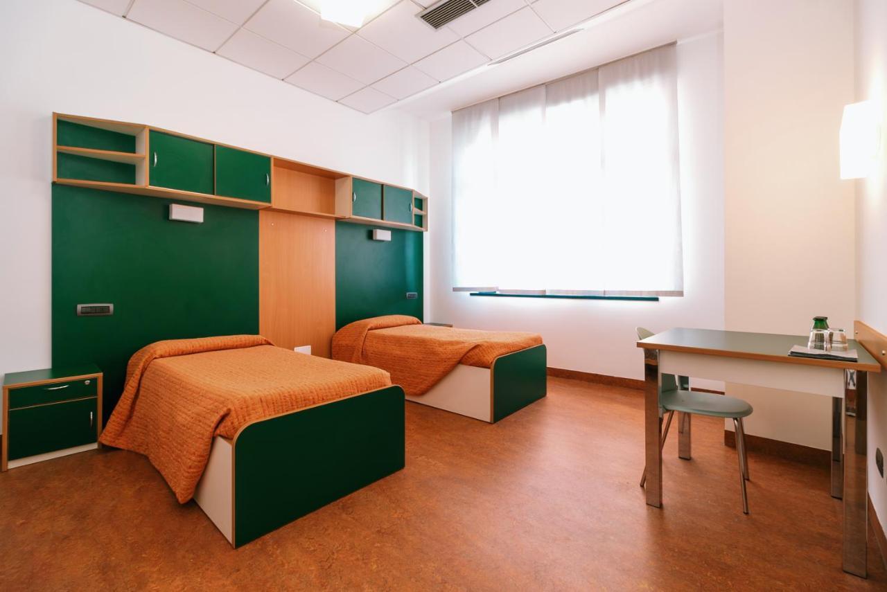 Hostel Open011